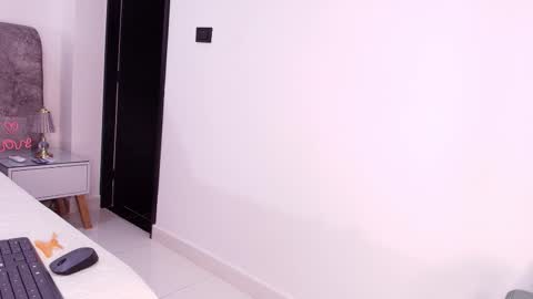 Debora  online show from 11-24-25, 11:54