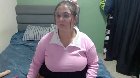 Snapshot of sweet__nikol chatting on 03-04-25, 02:42 Nikol online show from 03-04-25, 02:42