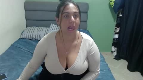 Snapshot of sweet__nikol chatting on 03-06-25, 03:24 Nikol online show from 03-06-25, 03:24
