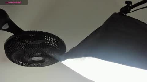 Vanessa online show from 10-21-25, 03:18