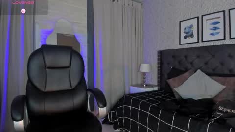 Vanessa online show from 12-04-25, 04:11