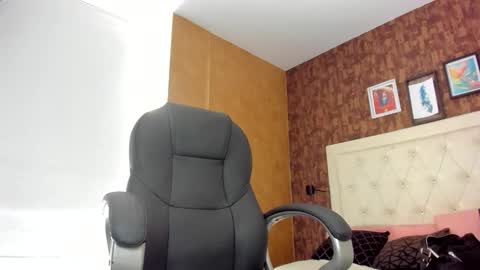 Vanessa online show from 03-22-26, 08:01