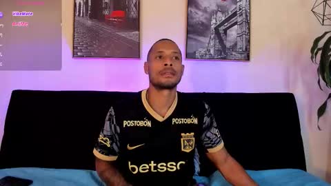 Snapshot of sweet_alessandro1 chatting on 12-04-25, 07:33 alessandre online show from 12-04-25, 07:33