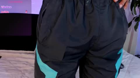 Snapshot of sweet_alessandro1 chatting on 01-05-26, 07:17 alessandre online show from 01-05-26, 07:17