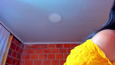 sweet and hot alaia online show from 10-15-25, 05:51