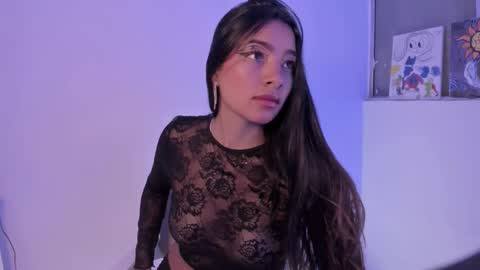 Snapshot of sweet_and_wild05 chatting on 10-01-25, 07:09 Julieta online show from 10-01-25, 07:09