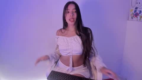 Snapshot of sweet_and_wild05 chatting on 11-13-25, 07:13 Julieta online show from 11-13-25, 07:13