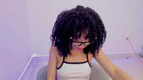 Snapshot of sweet_anie_04 chatting on 01-12-25, 05:45 Anie online show from 01-12-25, 05:45