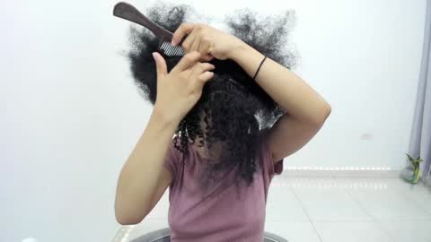 Snapshot of sweet_anie_04 chatting on 01-23-25, 02:33 Anie online show from 01-23-25, 02:33