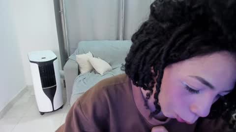 Snapshot of sweet_anie_04 chatting on 02-03-25, 07:40 Anie online show from 02-03-25, 07:40