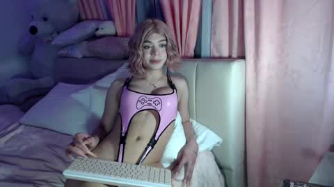 Snapshot of sweet_baby_yummy chatting on 09-13-25, 12:21 SWEET online show from 09-13-25, 12:21