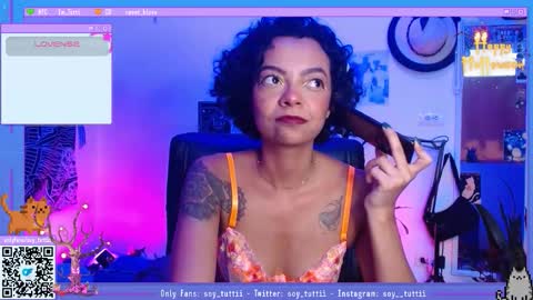 Snapshot of sweet_bluee chatting on 09-28-25, 10:26 Tutti online show from 09-28-25, 10:26