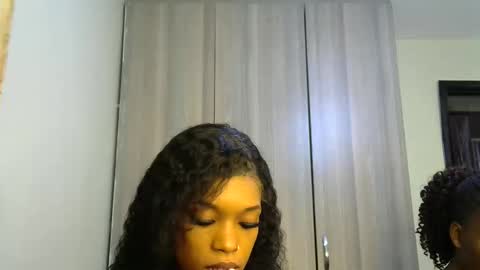 Snapshot of sweet_bobo chatting on 09-15-25, 04:40 Ocean online show from 09-15-25, 04:40