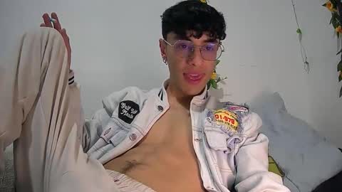 sweet_boy2224 online show from 01-16-26, 05:11