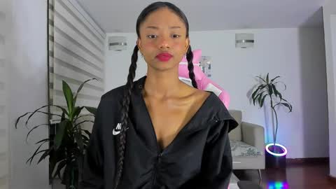 sweet_brunette88 online show from 01-08-25, 01:00