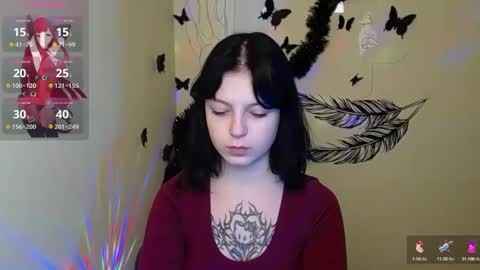 Snapshot of sweet_cherryg chatting on 01-14-25, 01:17 Ivy online show from 01-14-25, 01:17