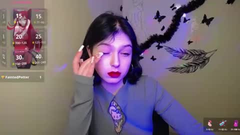 Snapshot of sweet_cherryg chatting on 02-24-25, 05:31 Ivy online show from 02-24-25, 05:31