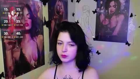 Snapshot of sweet_cherryg chatting on 03-11-25, 02:07 Ivy online show from 03-11-25, 02:07