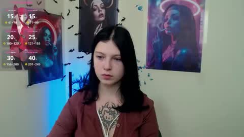 Snapshot of sweet_cherryg chatting on 10-17-25, 12:08 Ivy online show from 10-17-25, 12:08