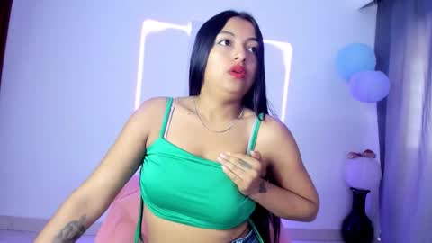 Canela online show from 10-13-25, 02:17