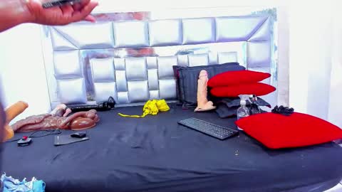 Sara online show from 12-14-25, 03:01