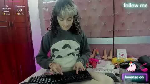 Snapshot of sweet_emmili chatting on 11-28-25, 12:41 emmili online show from 11-28-25, 12:41