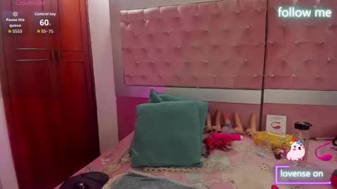 Snapshot of sweet_emmili chatting on 12-04-25, 12:03 emmili online show from 12-04-25, 12:03