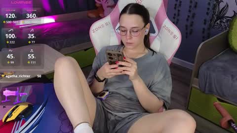 Alice online show from 10-24-25, 03:58