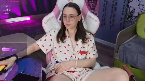 Alice online show from 10-26-25, 03:12