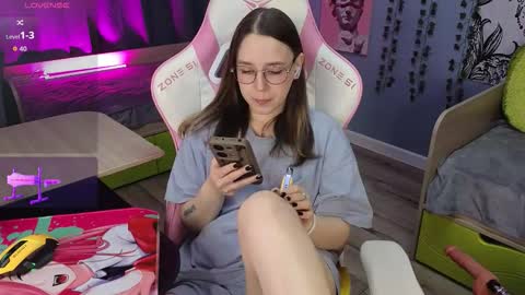 Alice online show from 11-04-25, 02:43