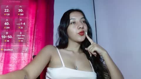 Snapshot of sweet_isaa chatting on 02-05-25, 08:14 Hello welcome to my room - follow me please online show from 02-05-25, 08:14