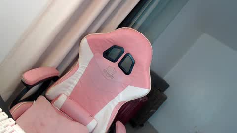 Snapshot of sweet_jessica69xx chatting on 02-15-25, 10:55 Jess online show from 02-15-25, 10:55