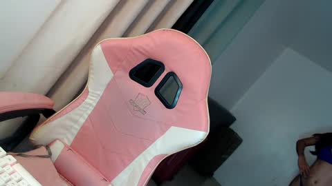 Snapshot of sweet_jessica69xx chatting on 02-21-25, 02:38 Jess online show from 02-21-25, 02:38