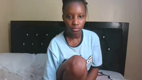 Snapshot of sweet_kio chatting on 11-08-25, 10:48 sexyy online show from 11-08-25, 10:48