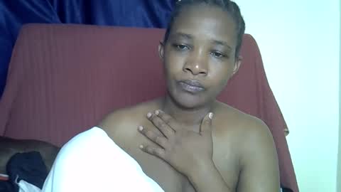 Snapshot of sweet_lessly chatting on 01-13-26, 01:05 sweet_lessly online show from 01-13-26, 01:05