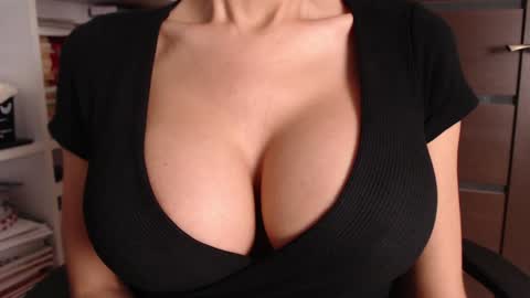 Jen online show from 10-20-25, 07:42