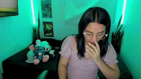 Lina online show from 03-31-26, 12:45