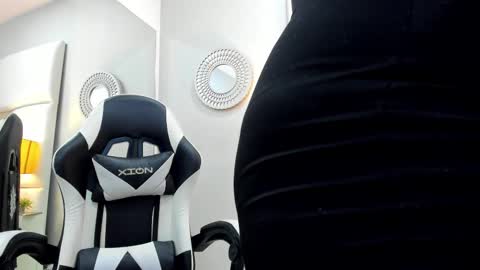 Luciana online show from 12-14-25, 01:27