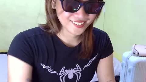 Snapshot of sweet_luna_26 chatting on 10-15-25, 02:39 Sweet online show from 10-15-25, 02:39
