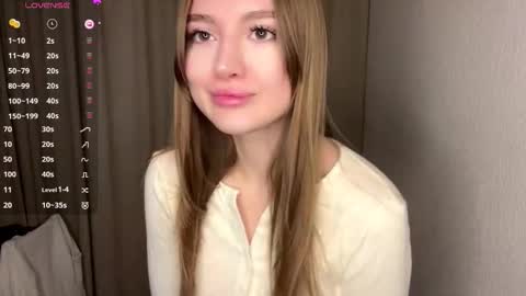 Snapshot of sweet_meaw chatting on 12-22-25, 01:13 Michelle online show from 12-22-25, 01:13