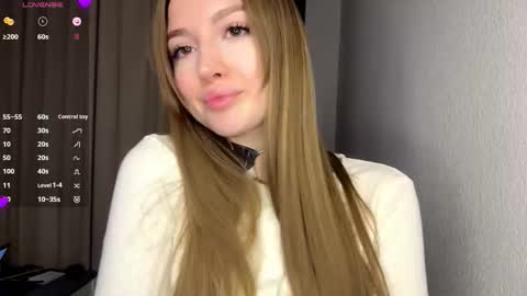 Snapshot of sweet_meaw chatting on 01-15-26, 01:43 Michelle online show from 01-15-26, 01:43