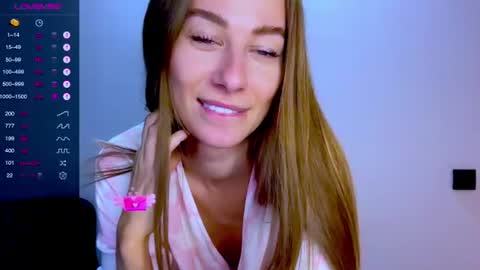 Snapshot of sweet_mia_91 chatting on 06-20-26, 12:08 Mia online show from 06-20-26, 12:08