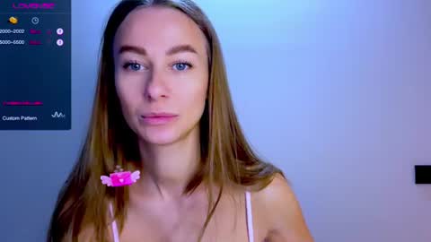 Snapshot of sweet_mia_91 chatting on 07-08-26, 10:42 Mia online show from 07-08-26, 10:42