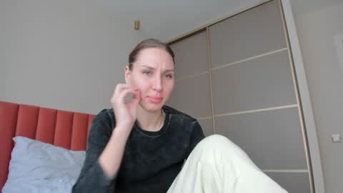 Snapshot of sweet_miss381 chatting on 02-11-25, 06:51 Sofi online show from 02-11-25, 06:51