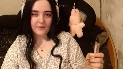 Snapshot of sweet_my_dream chatting on 10-06-25, 03:20 sweet_my_dream online show from 10-06-25, 03:20