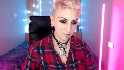 sweet_n_strong online show from 12-19-25, 08:10