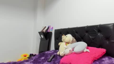 Nhaomy online show from 11-25-25, 09:59