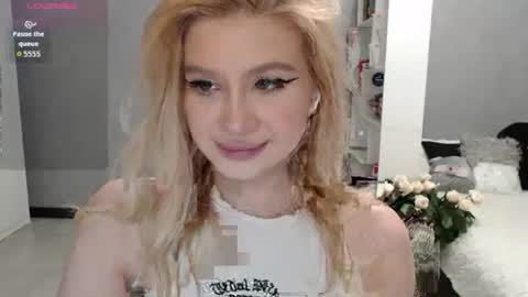 sweet_nicole_333 online show from 10-11-25, 08:57