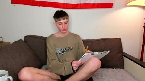 Snapshot of sweet_peach__ chatting on 12-11-24, 10:49 kira online show from 12-11-24, 10:49