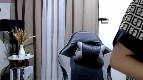 Leah online show from 10-23-25, 10:47